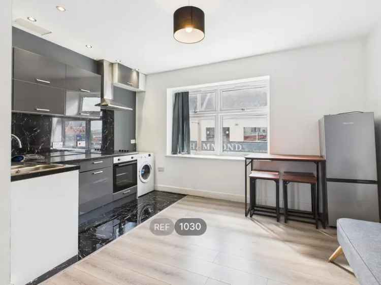 2 Bedroom Split Level Flat to Rent