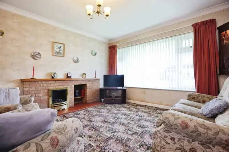 Spacious Detached Bungalow for Modernisation