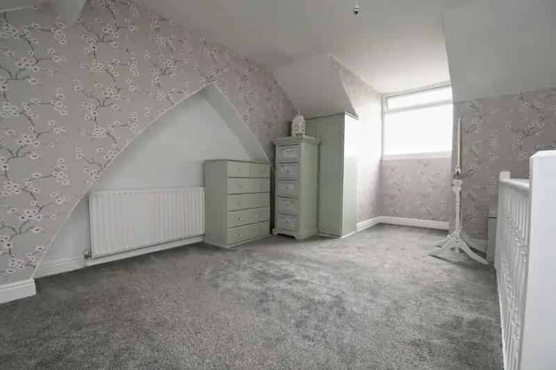 3 Bed End Terrace House For Sale Near M1 J37