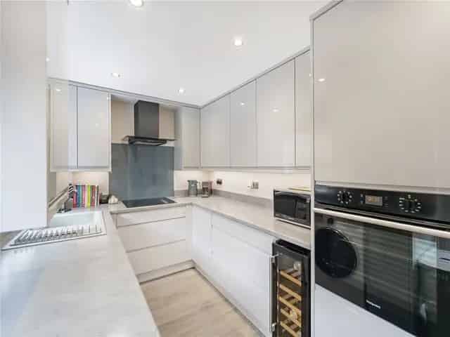 2 Bedroom Terraced House for Sale Near M8 Motorway