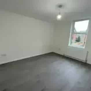 1 Bedroom Apartment Manchester 41m² Newly Renovated Zero Deposit