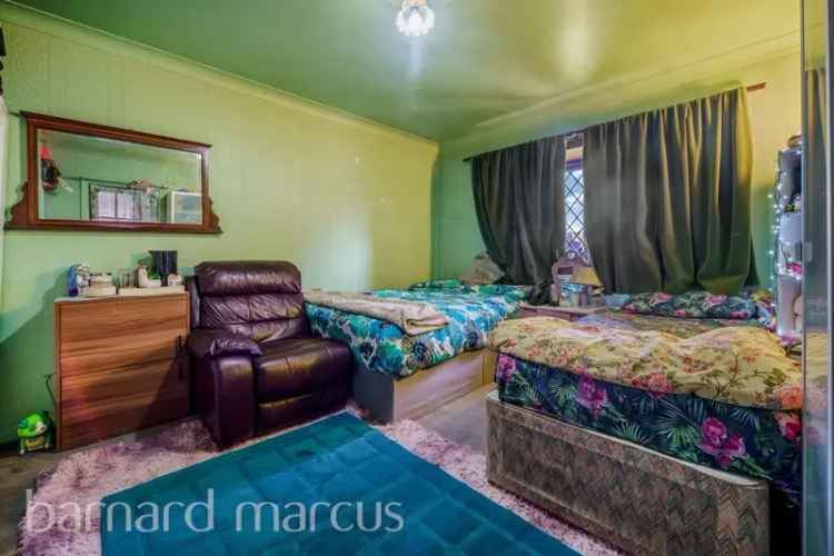 3 Bed Semi-Detached Chalet Bungalow Feltham