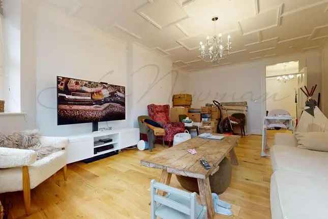 Flat to rent in Oakwood Court, Kensington W14