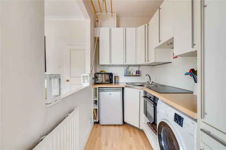 2 Bedroom Flat Fulham  Spacious Reception Balcony Near Fulham Broadway