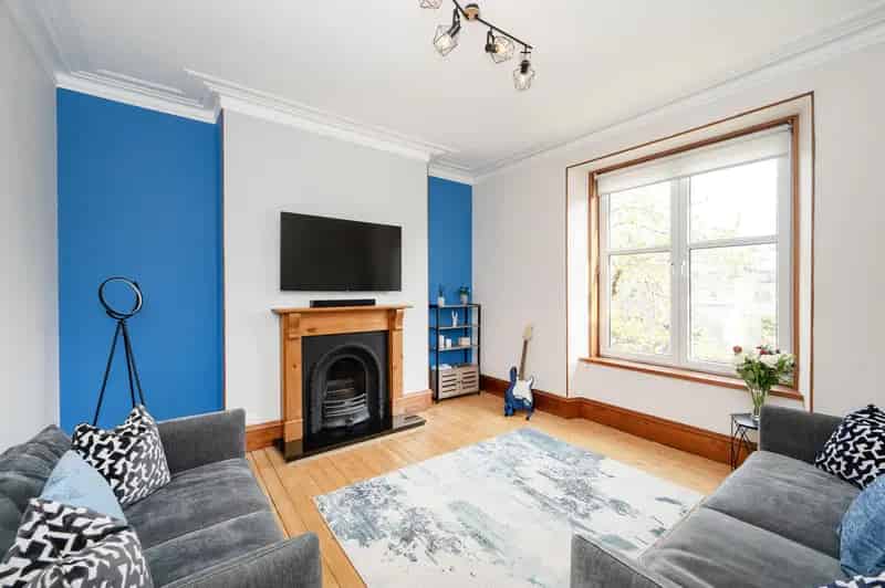 Spacious One Bedroom Flat West End City Centre