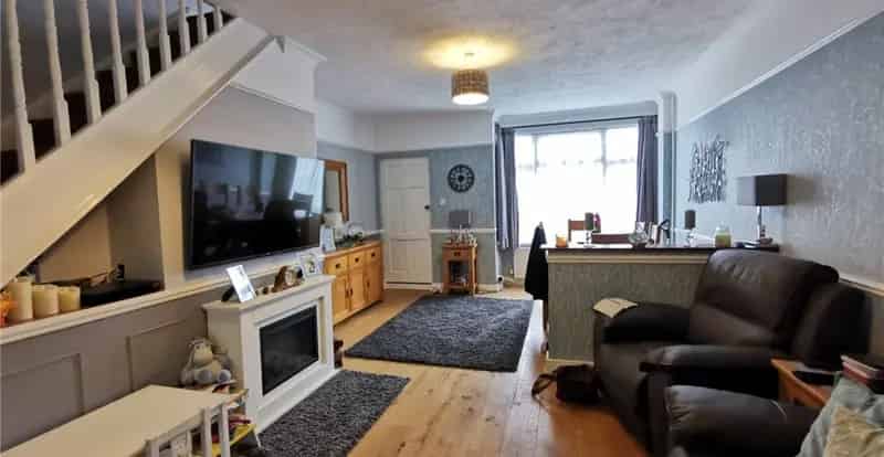 2 bedroom house for sale