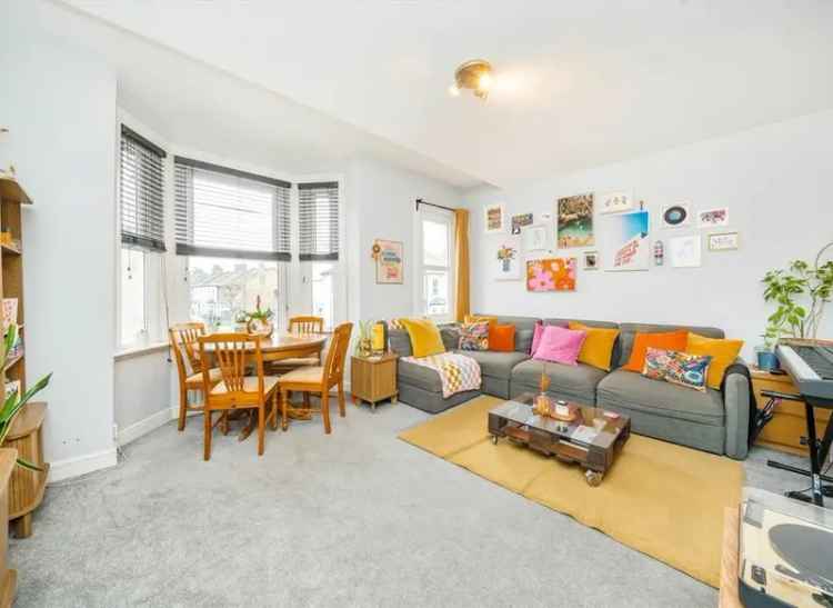 3 Double Bedroom 2 Bathroom Split Level Flat Near South Wimbledon Station