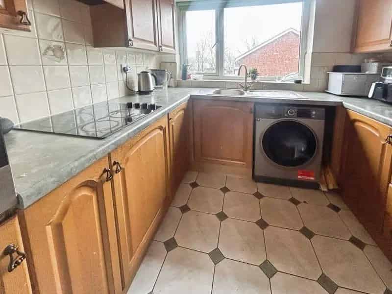 2 Bedroom Maisonette for Sale