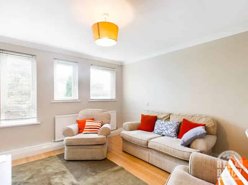 1 Bedroom Maisonette House to Rent Near Ball Hill