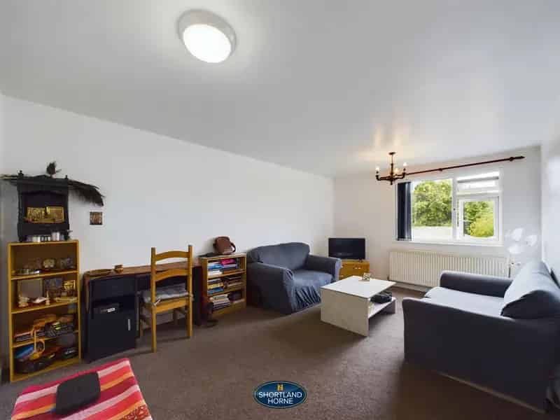 2 Bedroom Apartment House to Rent Near City Centre