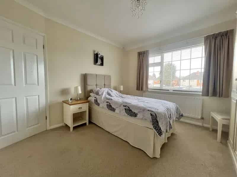 3 Bedroom Semi Detached House to Rent Aldridge Road