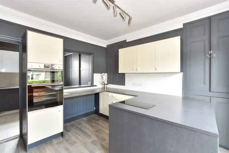 4 Bedroom Detached House for Sale in Paddock Wood