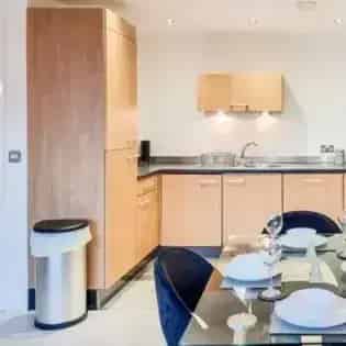 2 Bed 2 Bath Manchester Apartment Pet Friendly Free Parking