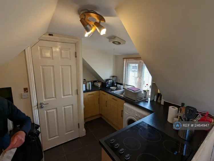 1 Bedroom Flat Recently Redecorated