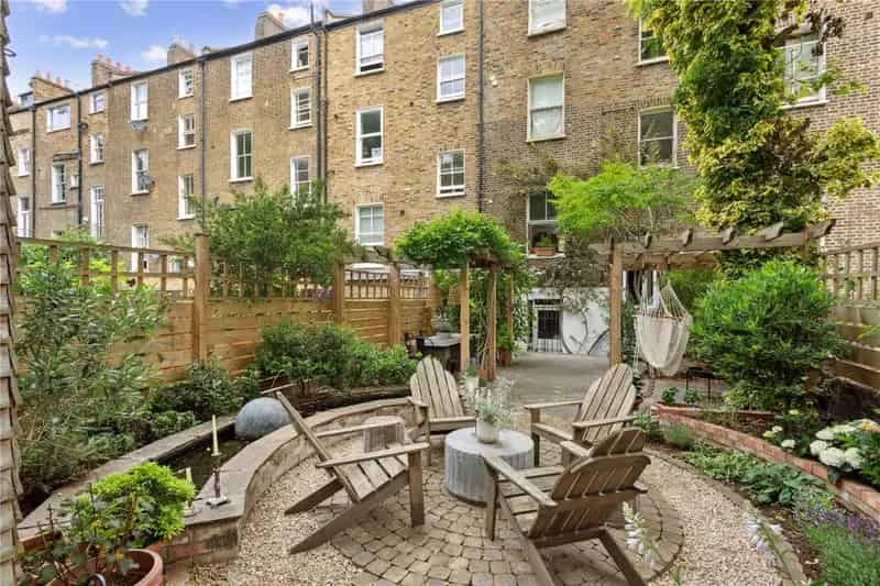 3 Bedroom Flat Apartment in London