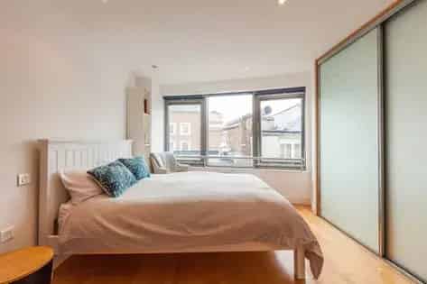 2 Bedroom Flat 117m² Shoreditch Triangle London