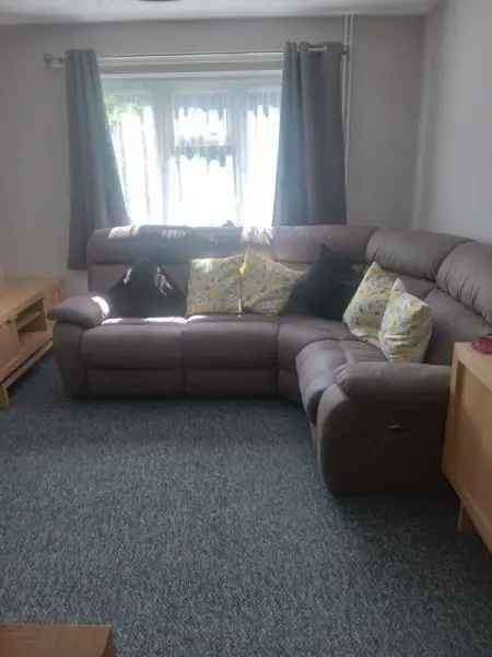 Bungalow For Rent in Breckland District, England