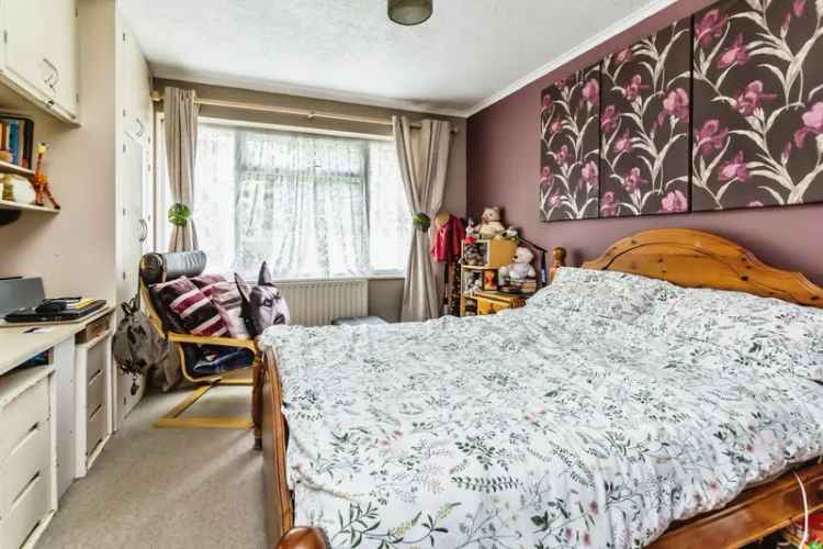 2 Bed Ground Floor Maisonette Near Caterham Station