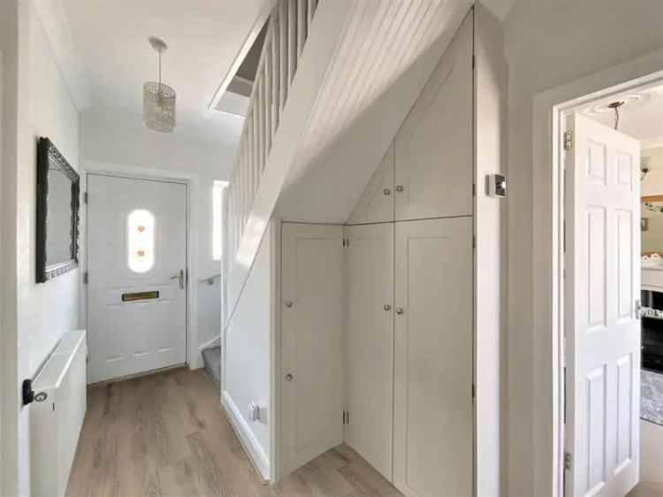 4 Bedroom Semi-Detached House for Sale Kingswood