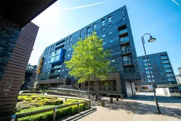 Castlefield Canal-Side Apartment 2 Beds 2 Baths Parking