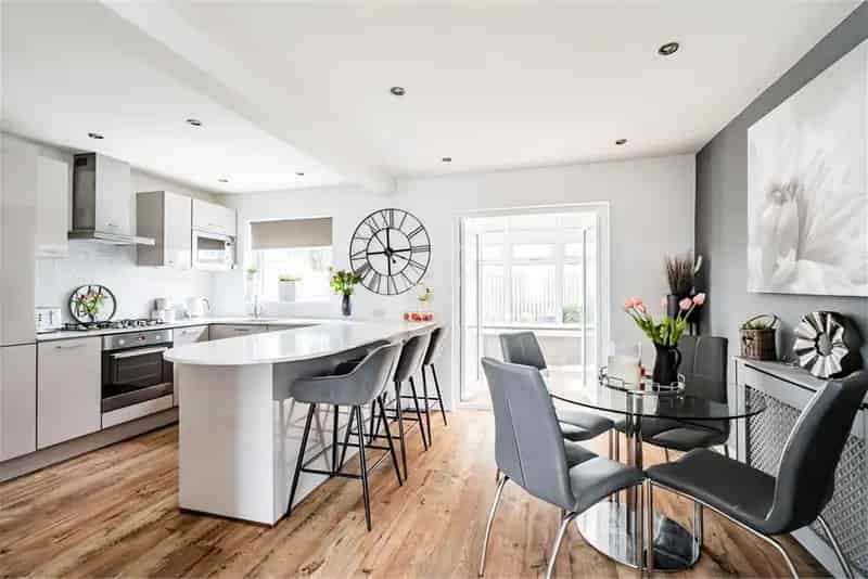 3 Bed House - Terraced with 3 Reception Rooms