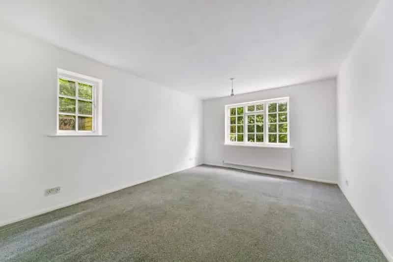 Spacious 2-Bed Apartment near Croydon Stations