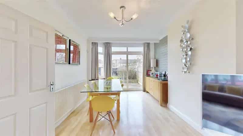 5 Bedroom House For Sale in Chadwell Heath