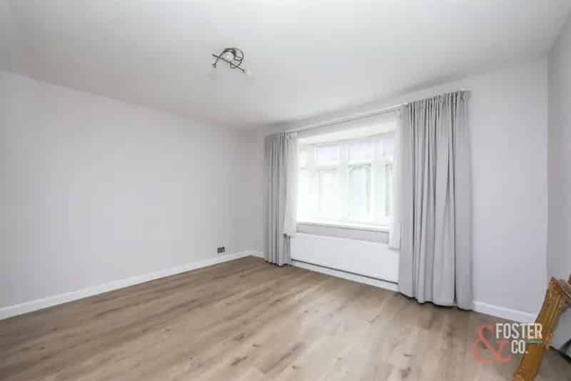 3 Bedroom Detached Bungalow Near Preston Park Station