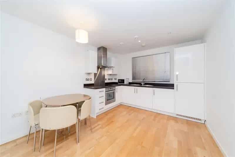 1 Bedroom Flat to Let in London - 506 sq ft
