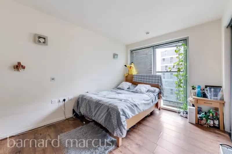Modern Two Bedroom Flat Canary Wharf