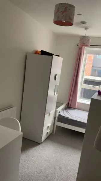 3 Bed 2 Bath New Build Flat Near Schools Fulham Hammersmith