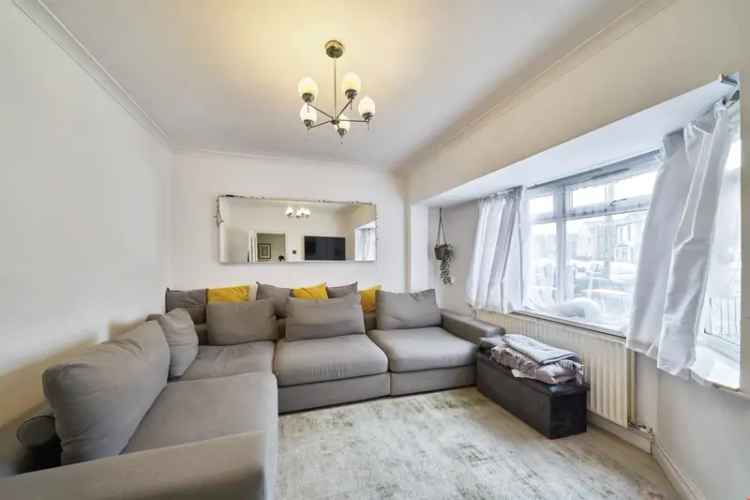 Three Bedroom House in East Ham Near Transport Links