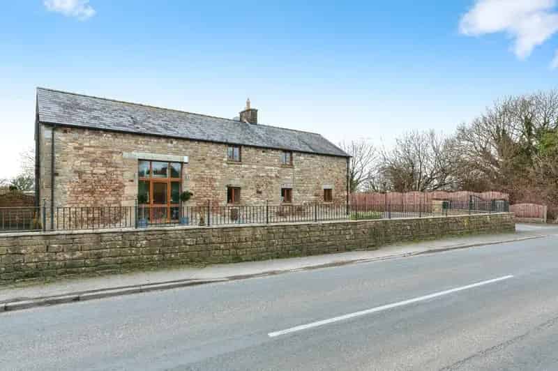 4 Bedroom Barn Conversion with Granary Annexe and 2.17 Acres