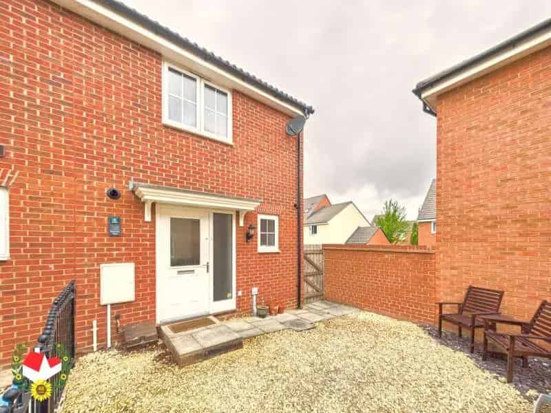 2 Bedroom End of Terrace House for Sale
