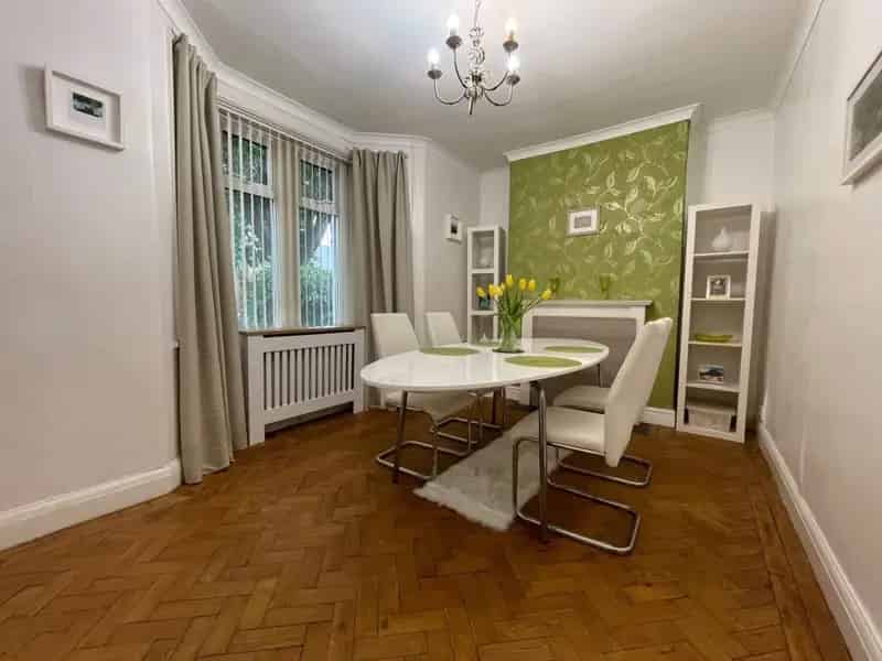 3 Bedroom Terraced House Near Taff Trail