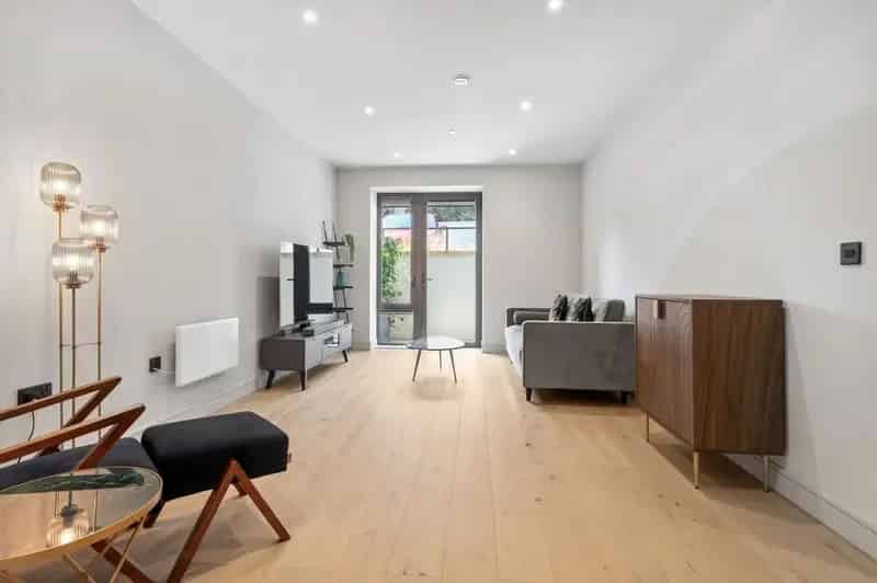 2 Bedroom Ground Floor Apartment Cheltenham Montpellier