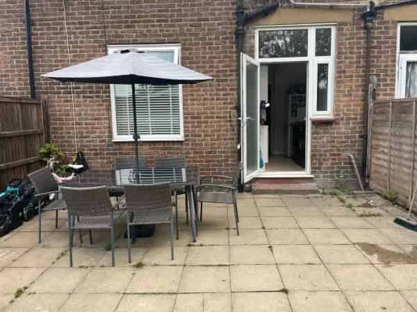 Spacious 2 Bed House Near Amenities and Schools
