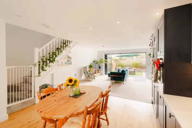 2 Bedroom Terraced House for Sale near Victoria Park