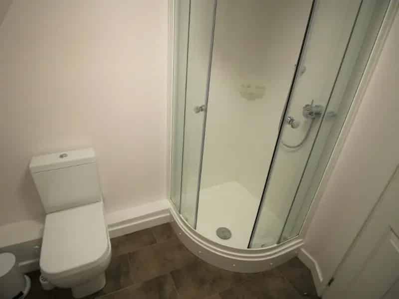 En-Suite Room in Shared House with Amenities
