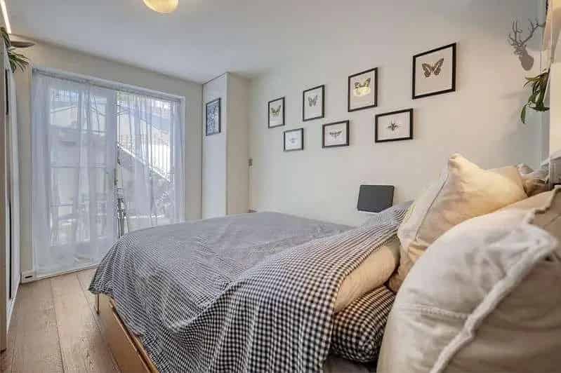 2 Bed Garden Flat for Sale in Bow, London