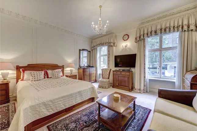 Flat for sale in Mansfield Street, London W1G