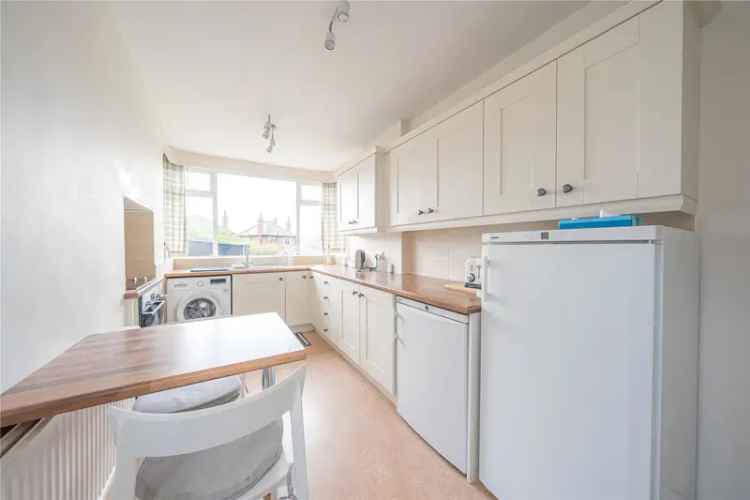 Spacious 1930s Semi Detached House Family Home Garage Garden