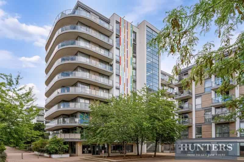 1 Bedroom Flat for Sale Brentford Great West Quarter Discount Market Scheme