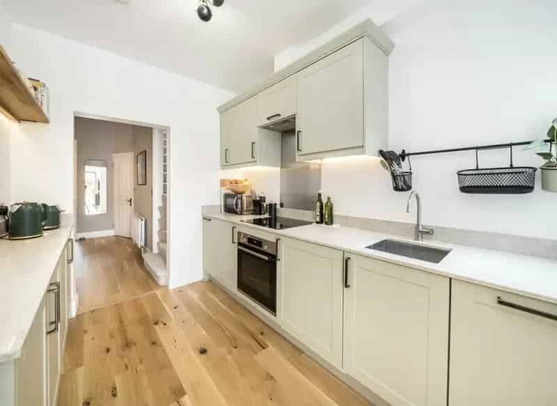 3 Bedroom House Near Tooting Broadway