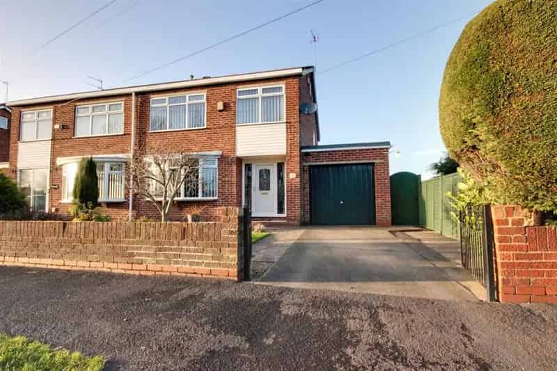 3 Bedroom Semi-Detached House for Sale