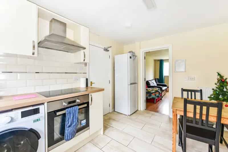 3 Bedroom Flat To Rent Available July 15 2025