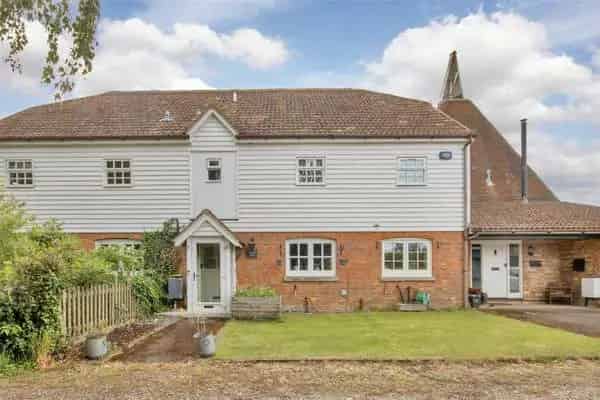 Kentish Oast House 5 Beds 2 Baths Garden Garage Parking