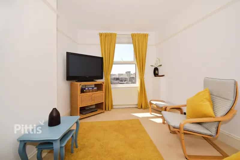 2 Bedroom Apartment to Rent in Ventnor Town Centre