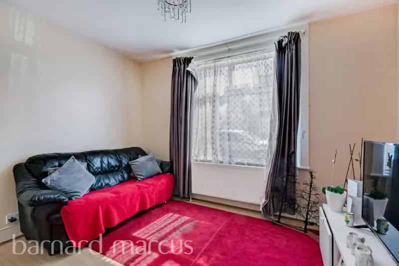 Spacious Family Home Near Central London