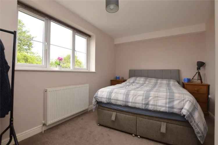 House For Sale in Leeds, England